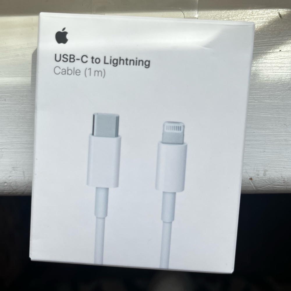 Brand New Apple USB-C to Lightning